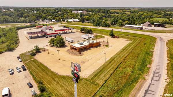 3 Acres of Commercial Land for Sale in Barry, Illinois