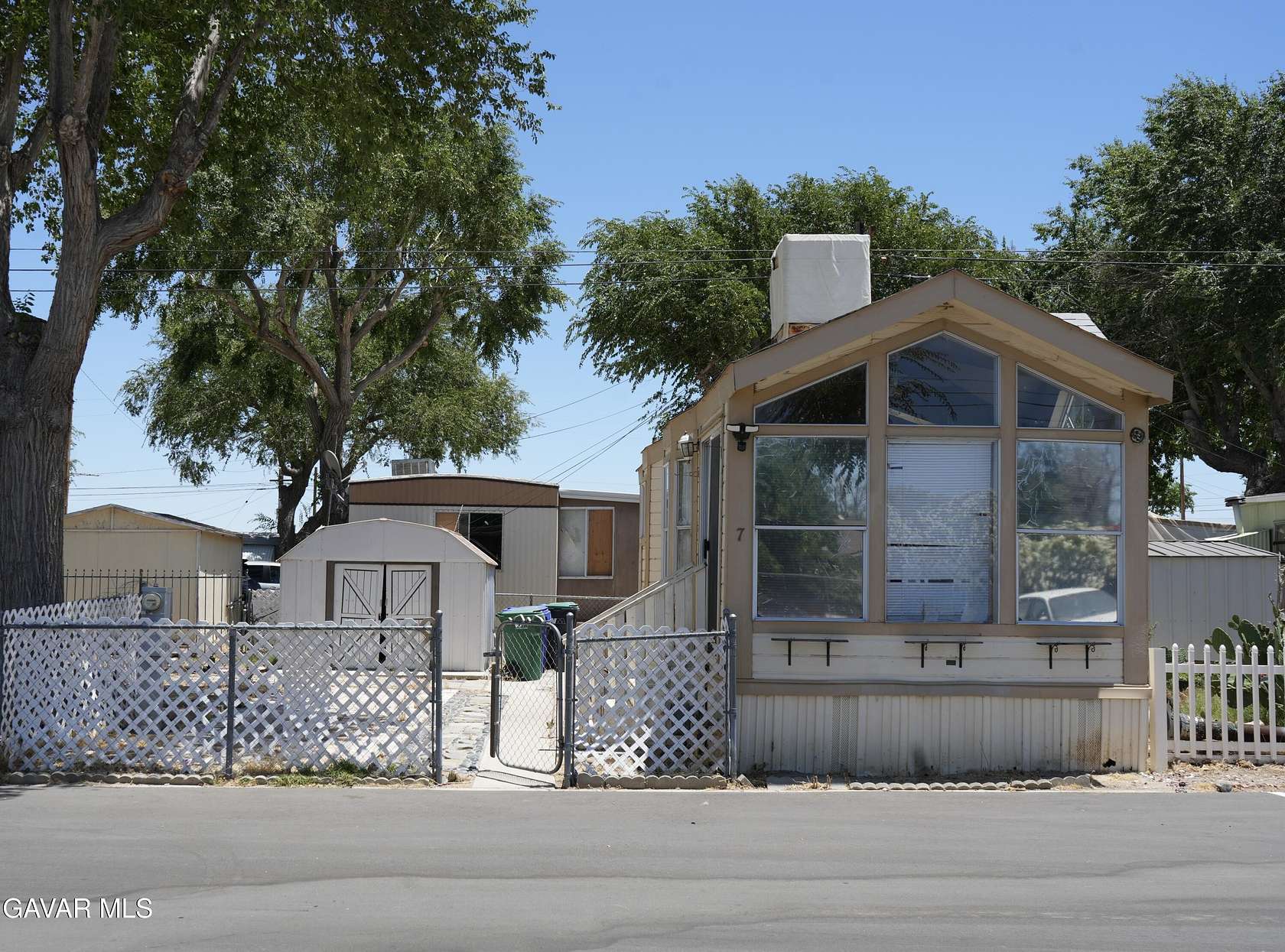4.67 Acres of Land with Home for Sale in Lancaster, California