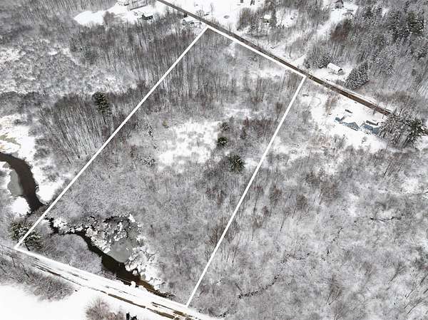 5.47 Acres of Residential Land for Sale in Newburgh Town, Maine