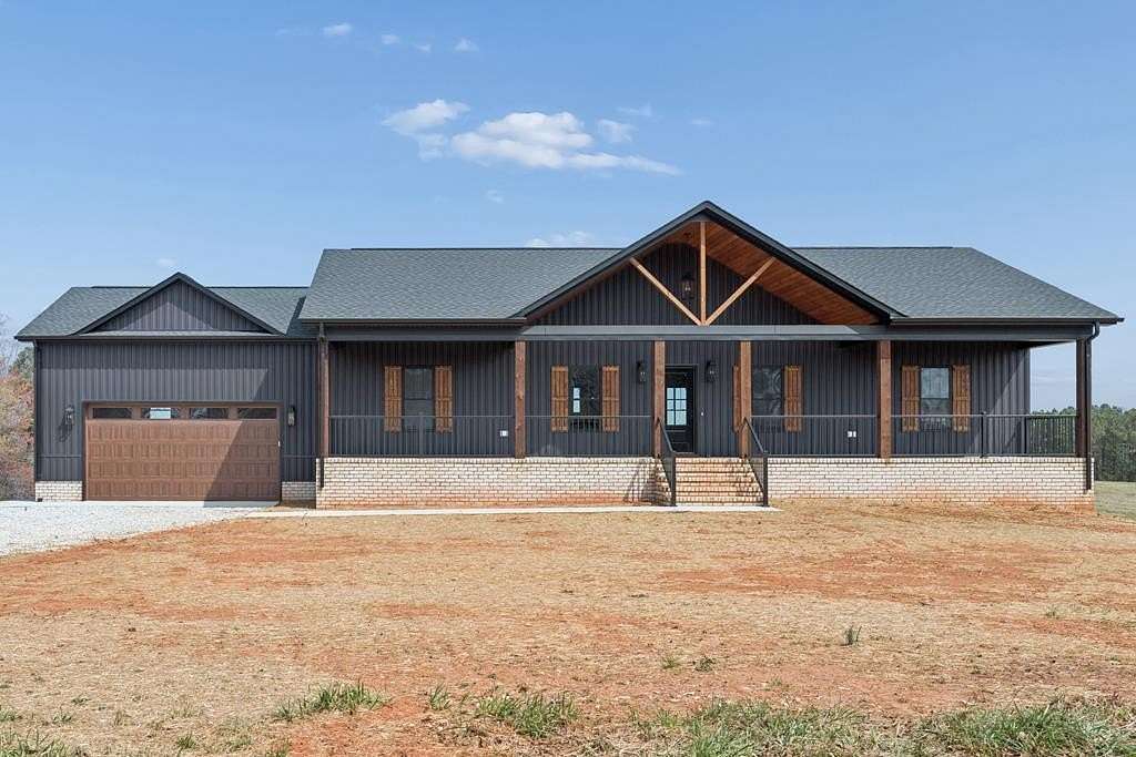 1.75 Acres of Land with Home for Sale in Appomattox, Virginia