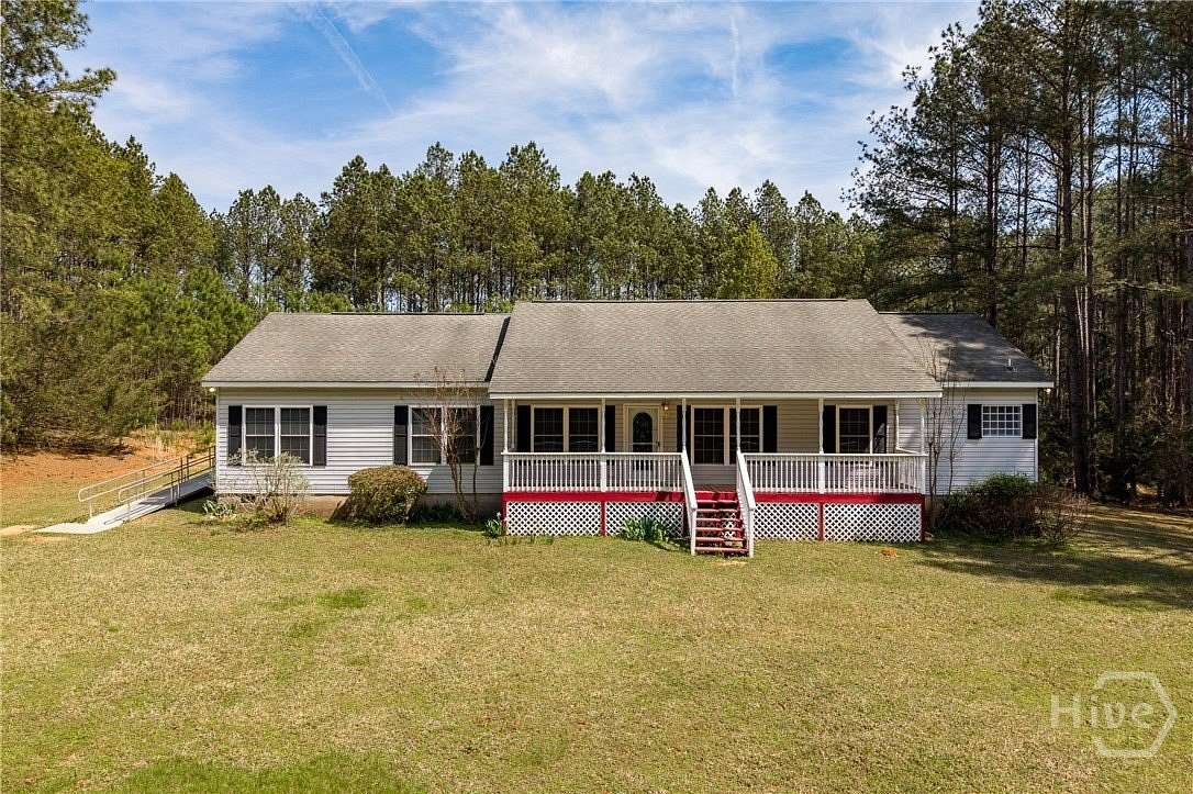 10.6 Acres of Land with Home for Sale in Comer, Georgia