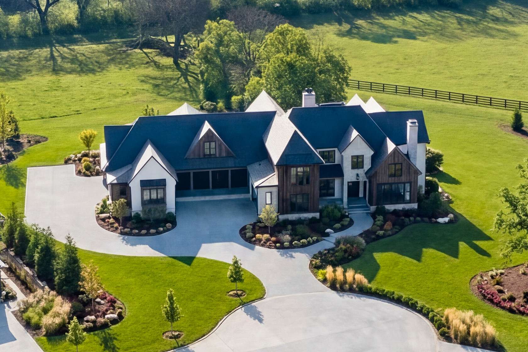 2 Acres of Land with Home for Sale in Franklin, Tennessee