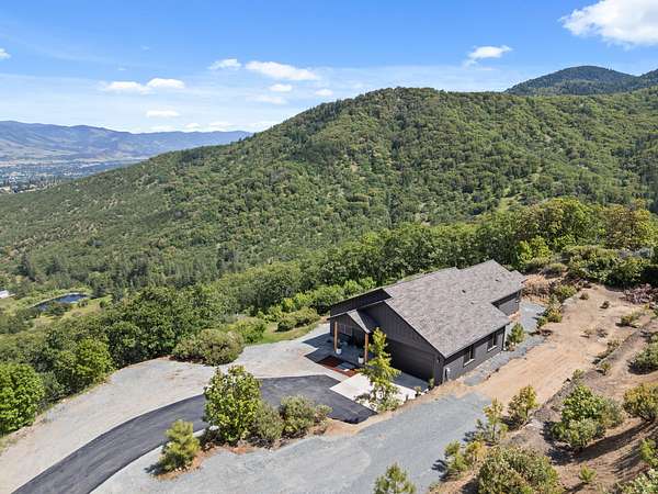 5 Acres of Land with Home for Sale in Ashland, Oregon