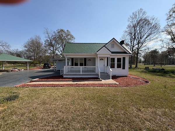 1.5 Acres of Land with Home for Sale in Tupelo, Mississippi