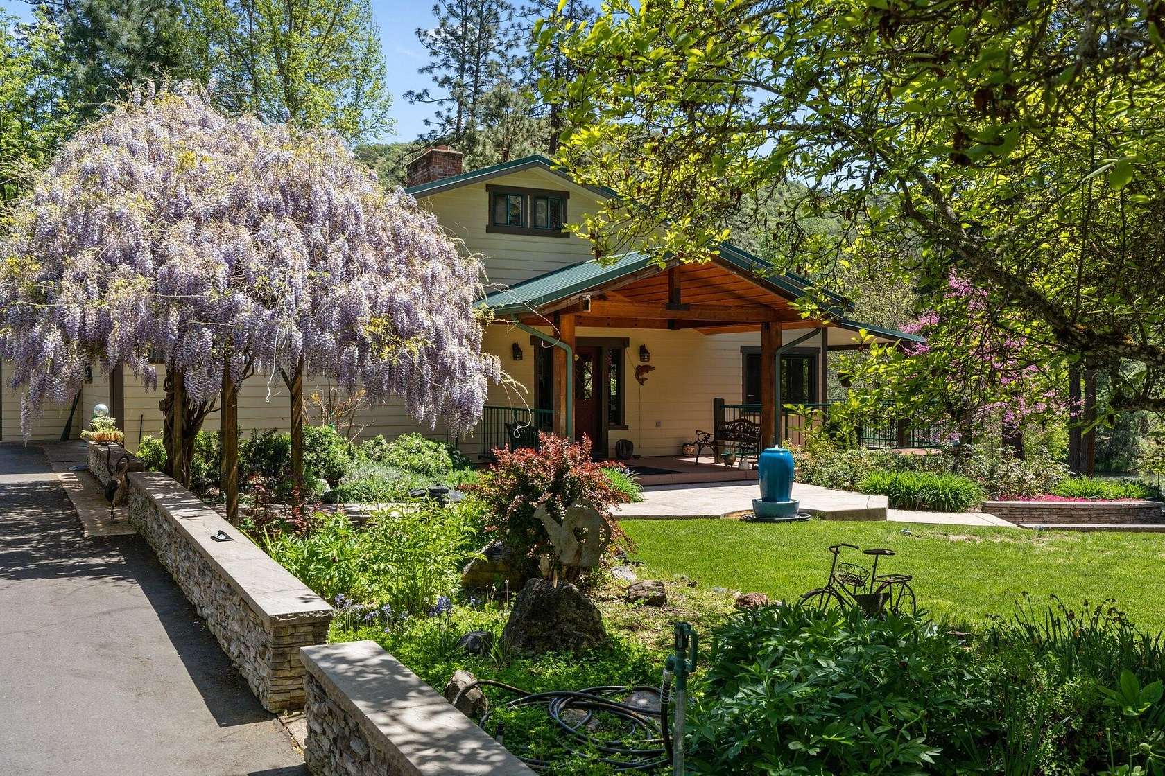 2.8 Acres of Land with Home for Sale in Gold Hill, Oregon