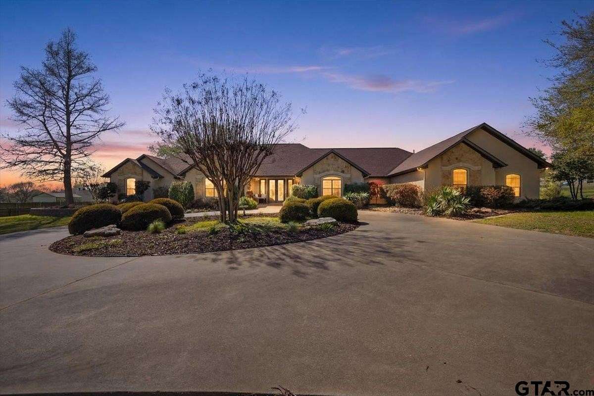 2 Acres of Land with Home for Sale in Whitehouse, Texas