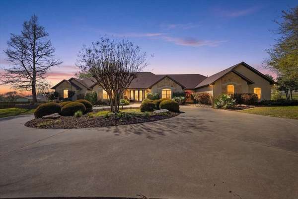 2 Acres of Land with Home for Sale in Whitehouse, Texas