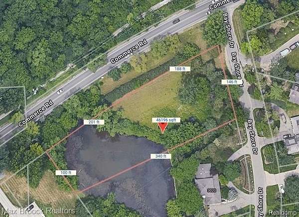 1 Acre of Residential Land for Sale in West Bloomfield, Michigan
