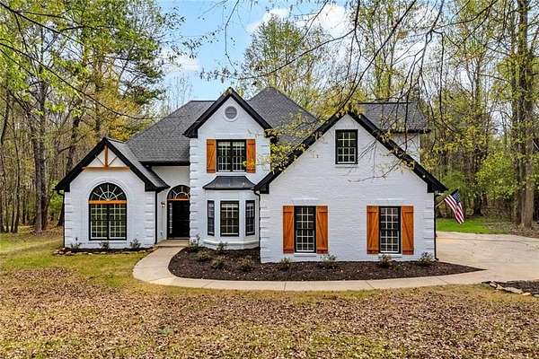 9 Acres of Land with Home for Sale in Social Circle, Georgia