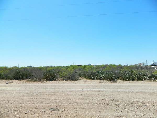 2 Acres of Residential Land for Sale in Laredo, Texas