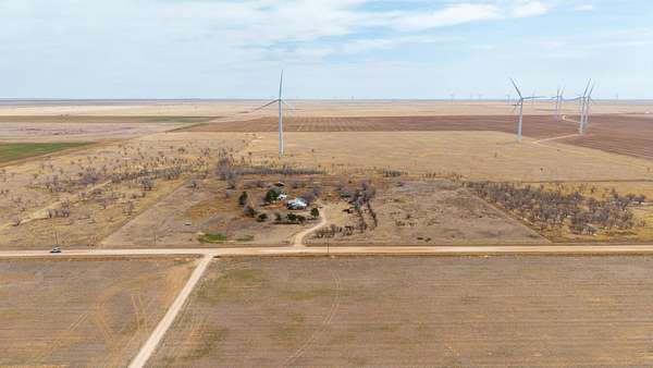 14 Acres of Land with Home for Sale in Hereford, Texas