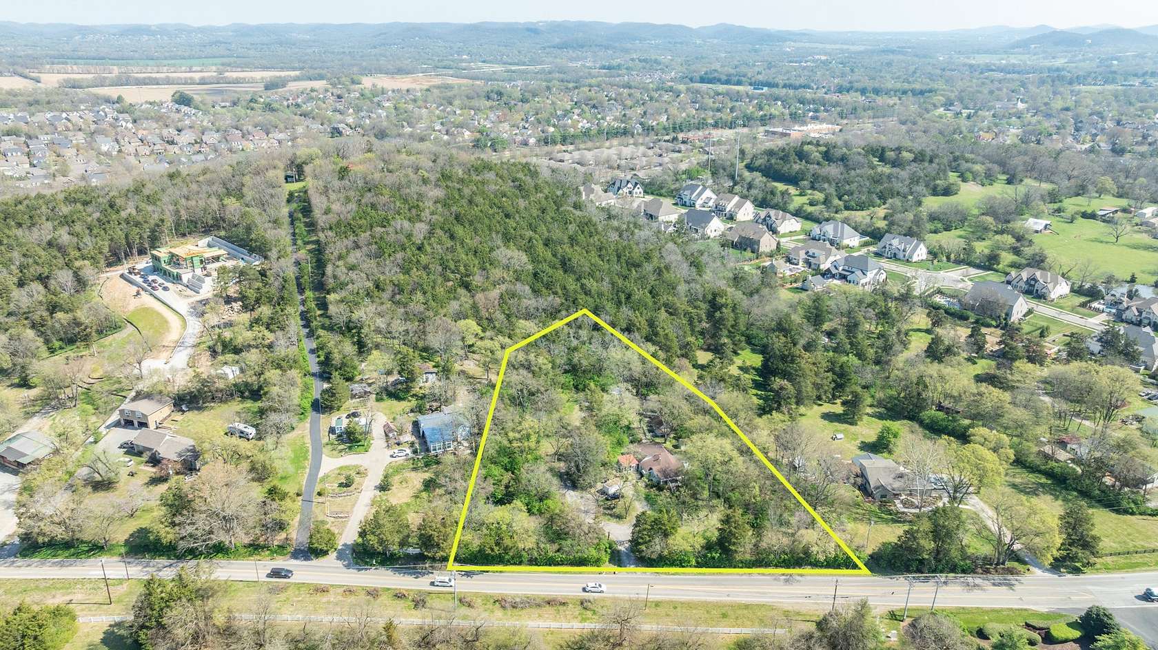 2 Acres of Land with Home for Sale in Franklin, Tennessee
