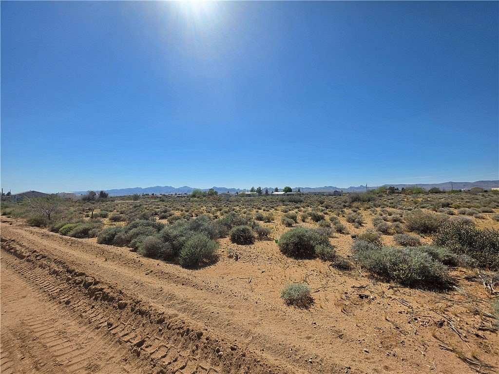 1.17 Acres of Residential Land for Sale in Golden Valley, Arizona