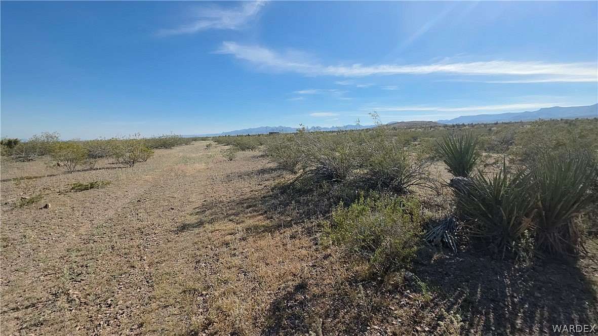 4.7 Acres of Residential Land for Sale in Golden Valley, Arizona