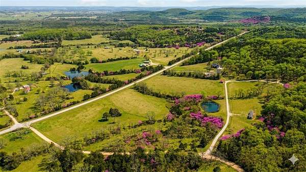 29.2 Acres of Recreational Land with Home for Sale in Eureka Springs, Arkansas