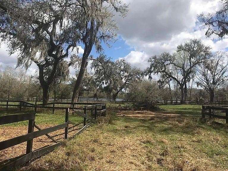 5 Acres of Residential Land for Sale in Dade City, Florida