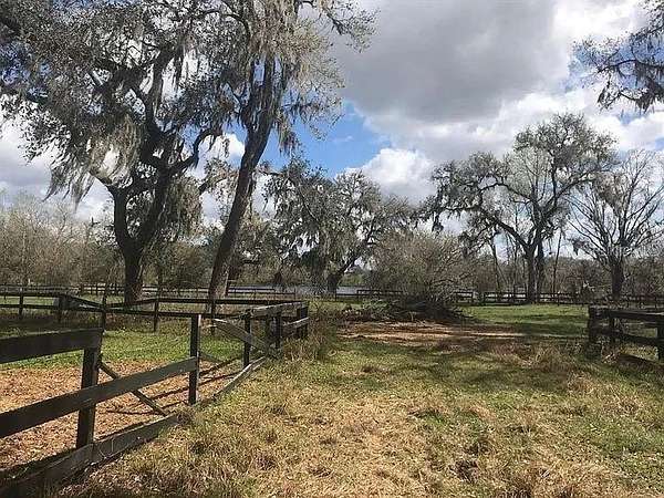 5 Acres of Residential Land for Sale in Dade City, Florida