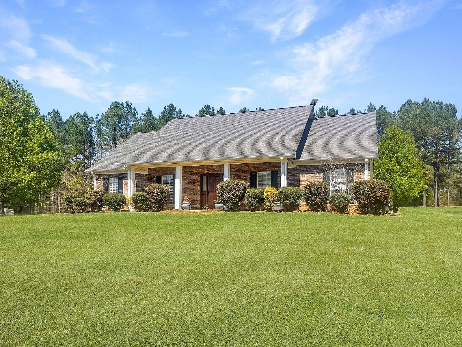 14 Acres of Land with Home for Sale in Kosciusko, Mississippi