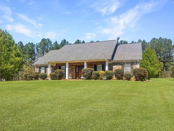 14 Acres of Land with Home for Sale in Kosciusko, Mississippi