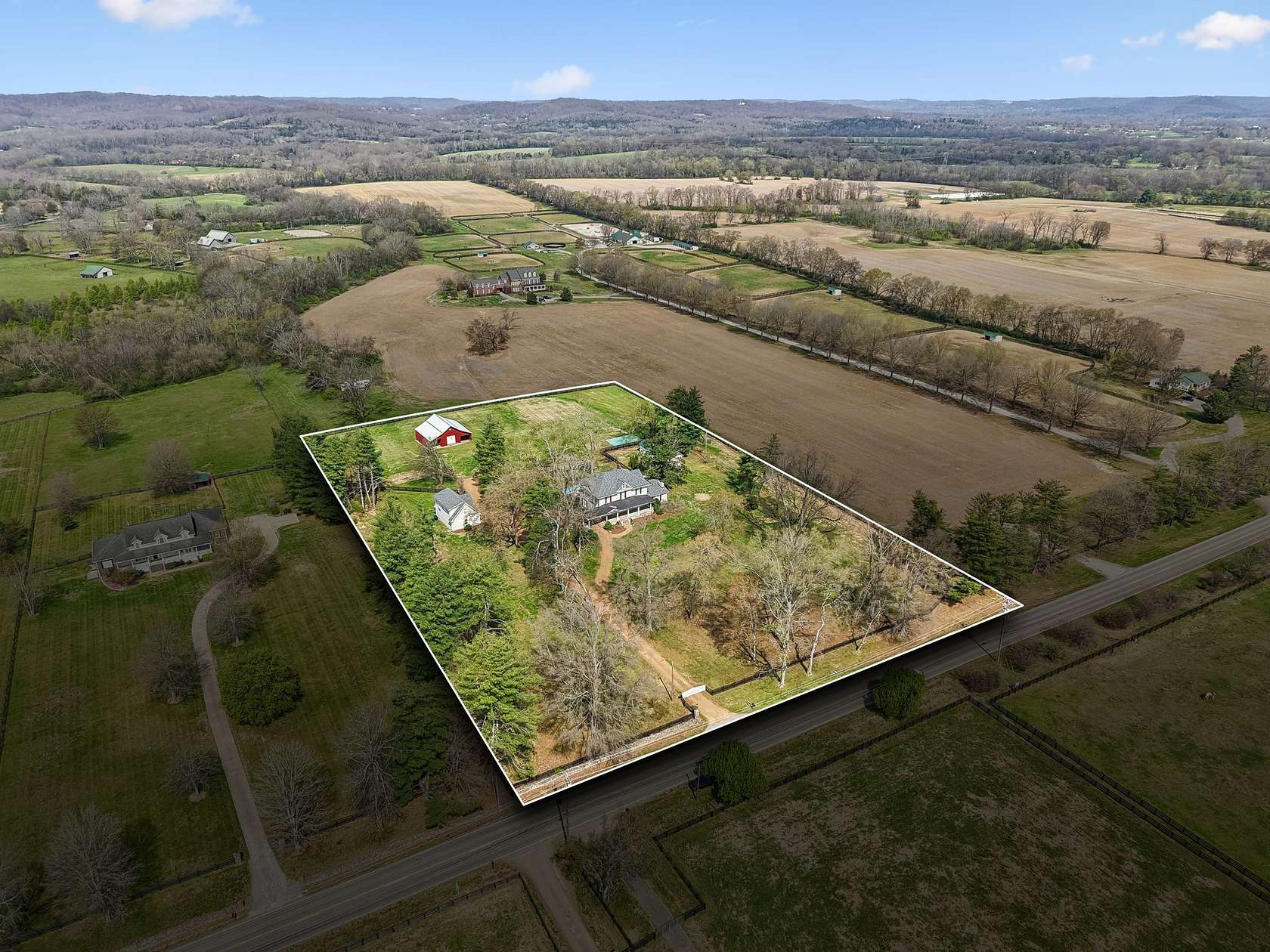 5 Acres of Land with Home for Sale in Franklin, Tennessee