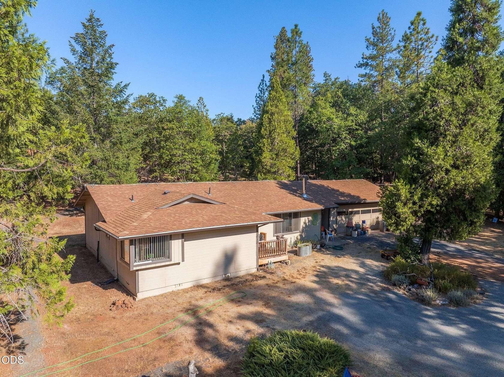 2.54 Acres of Land with Home for Sale in Grants Pass, Oregon
