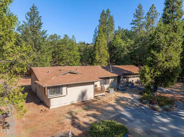 2.54 Acres of Land with Home for Sale in Grants Pass, Oregon