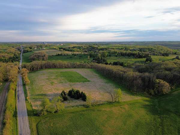 5.48 Acres of Residential Land for Sale in Mineral Point, Wisconsin