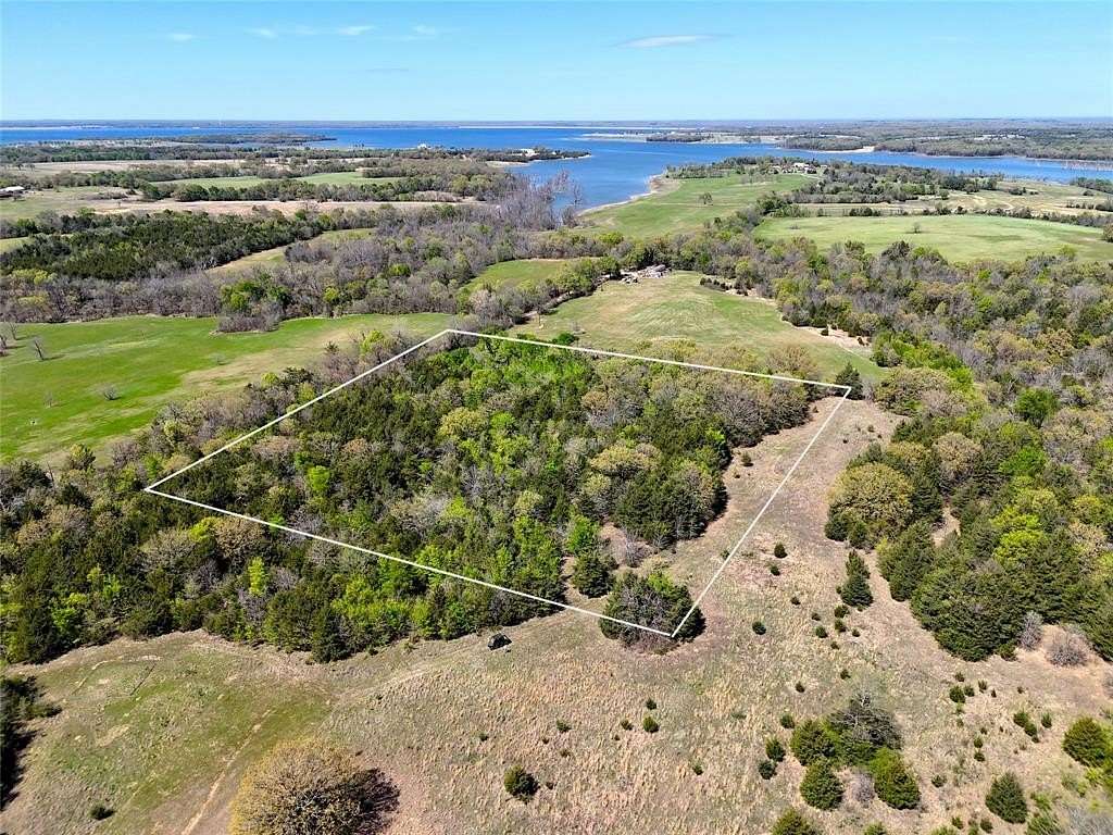 8 Acres of Residential Land for Sale in Honey Grove, Texas