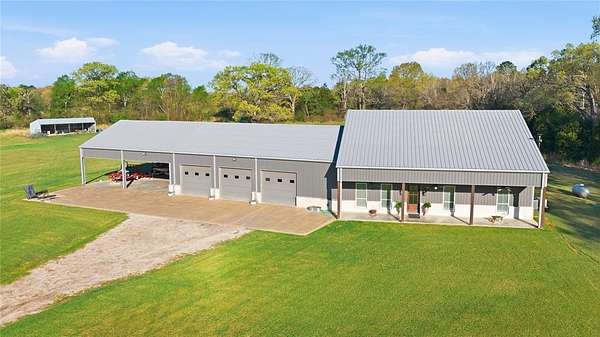 32.3 Acres of Recreational Land with Home for Sale in Brownsboro, Texas