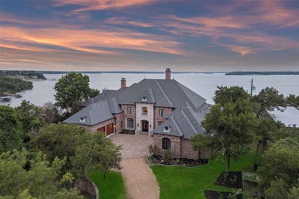 2 Acres of Land with Home for Sale in Fort Worth, Texas