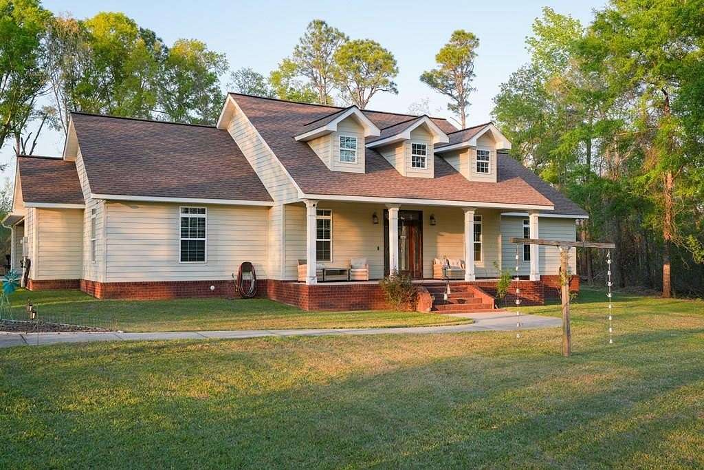 1.75 Acres of Land with Home for Sale in Vidalia, Georgia