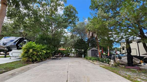 0.06 Acres of Land for Sale in Frostproof, Florida