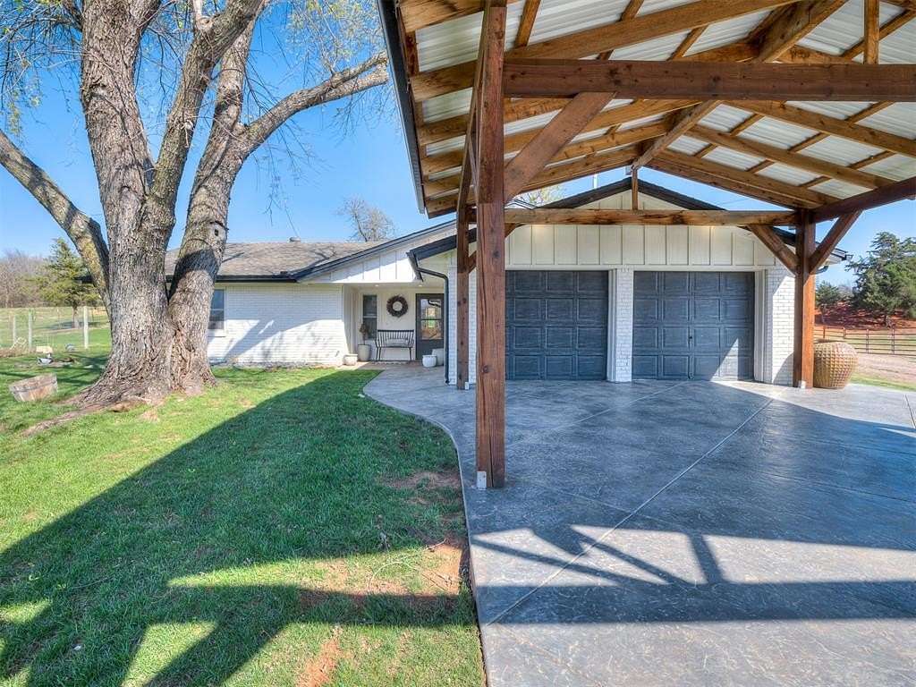 10 Acres of Land with Home for Sale in Luther, Oklahoma