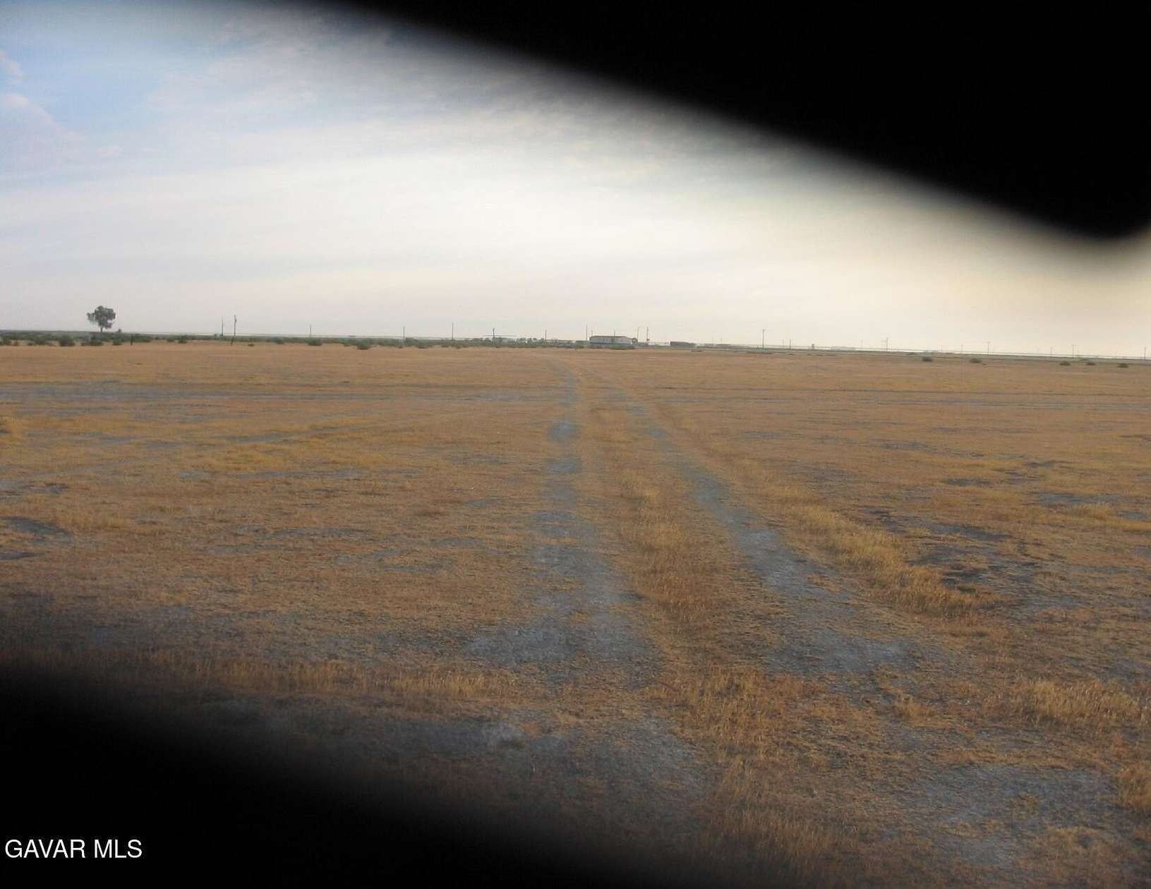 5 Acres of Residential Land for Sale in Wasco, California