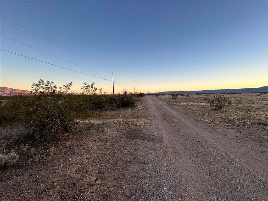 101 Acres of Land for Sale in Golden Valley, Arizona