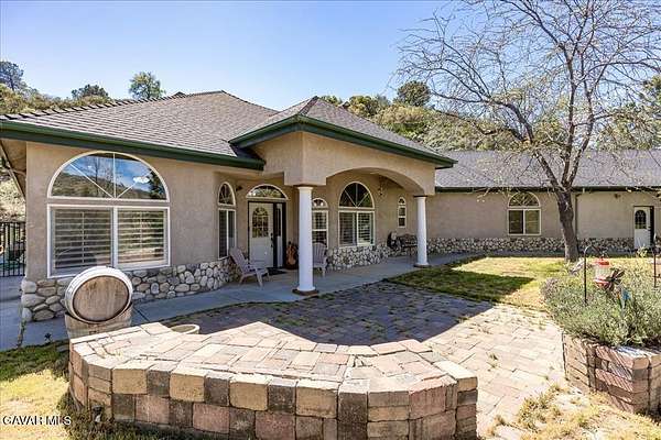 3.38 Acres of Land with Home for Sale in Tehachapi, California