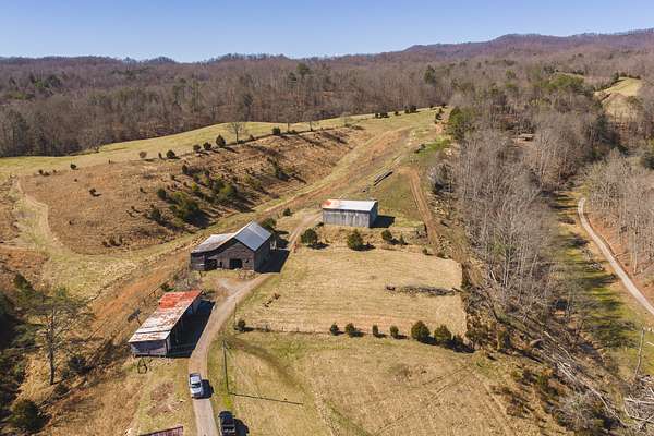 103 Acres of Land with Home for Sale in Sneedville, Tennessee