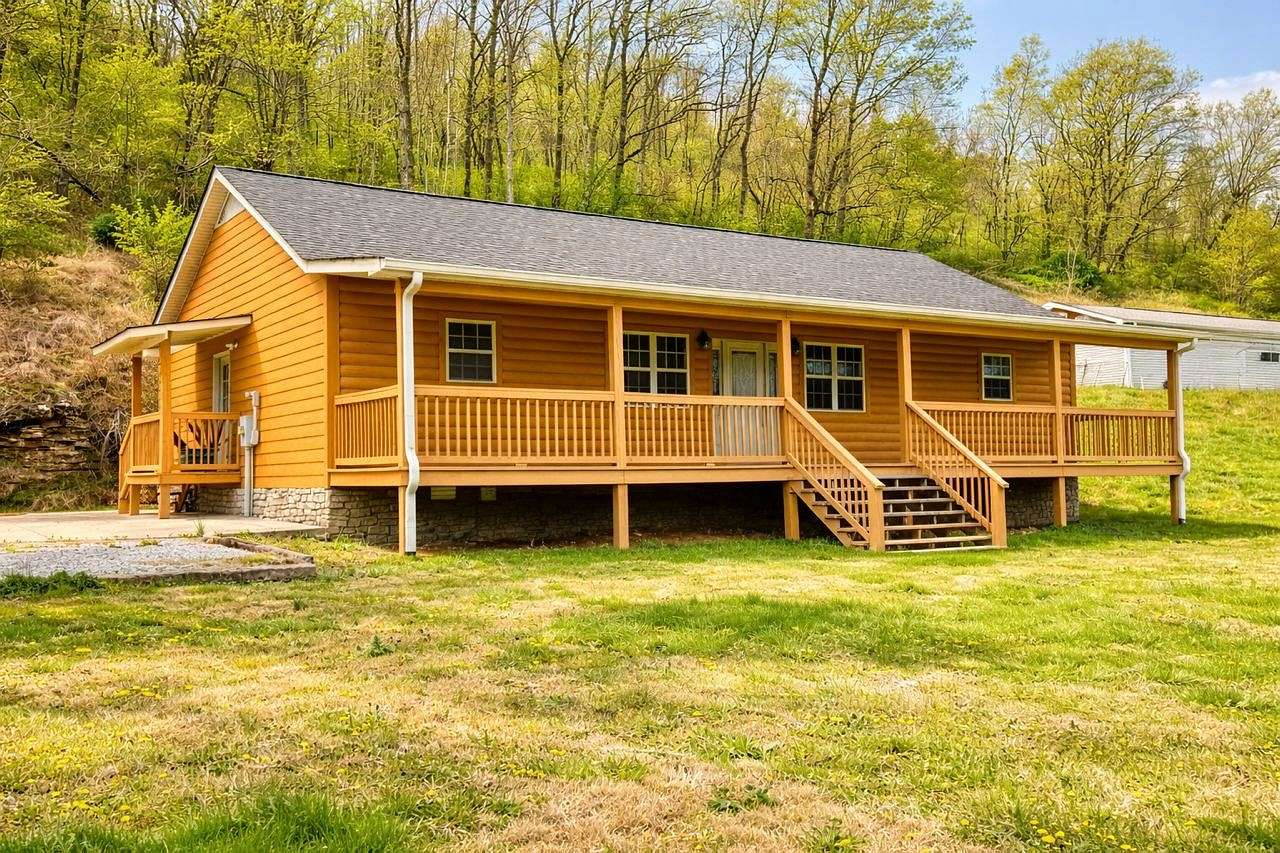 1.6 Acres of Land with Home for Sale in Carthage, Tennessee