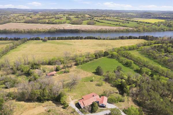 13 Acres of Land with Home for Sale in Lebanon, Tennessee