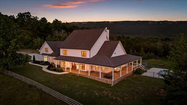 178 Acres of Recreational Land with Home for Sale in Wildwood, Georgia
