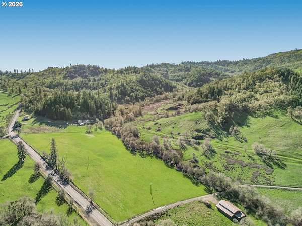 556 Acres of Recreational & Residential Land for Sale in Roseburg, Oregon