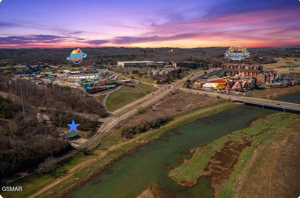 1.5 Acres of Improved Mixed-Use Land for Sale in Sevierville, Tennessee