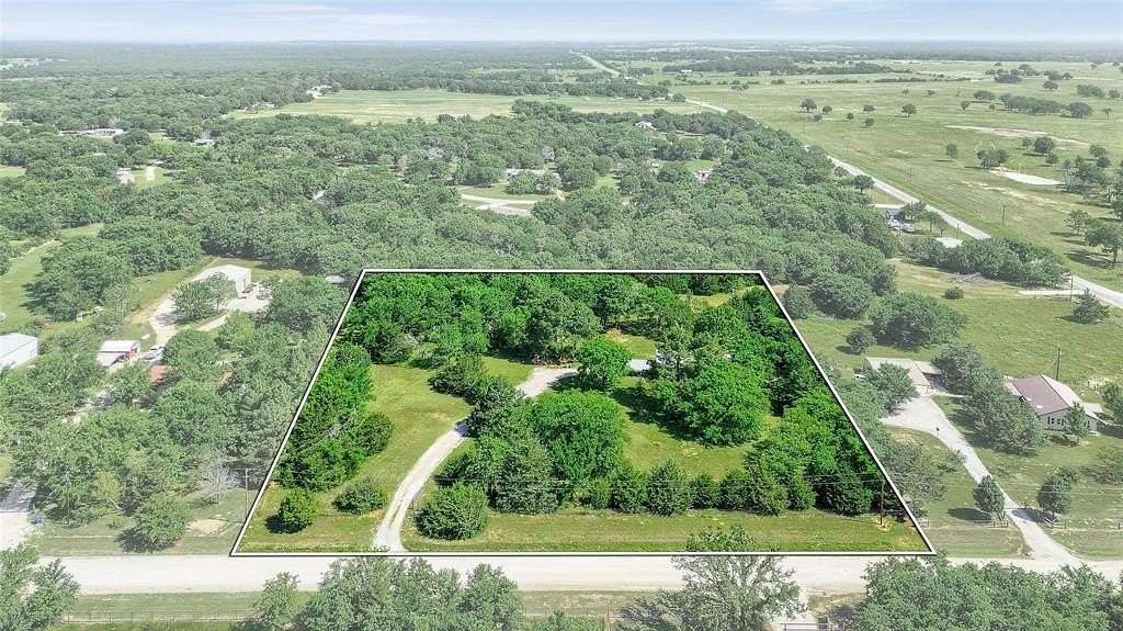 2.6 Acres of Land with Home for Sale in Whitesboro, Texas