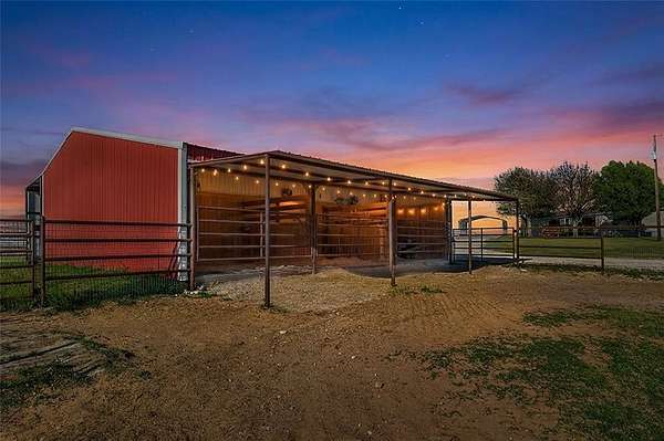 5 Acres of Land with Home for Sale in Whitesboro, Texas