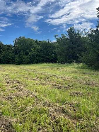 10.8 Acres of Land for Sale in Sulphur Springs, Texas