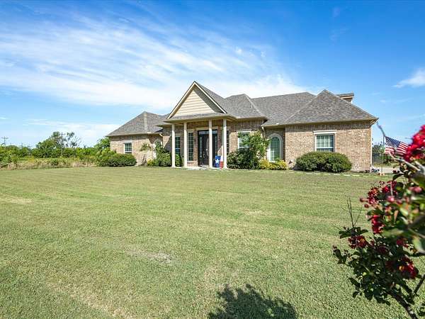 10.5 Acres of Land with Home for Sale in Kaufman, Texas