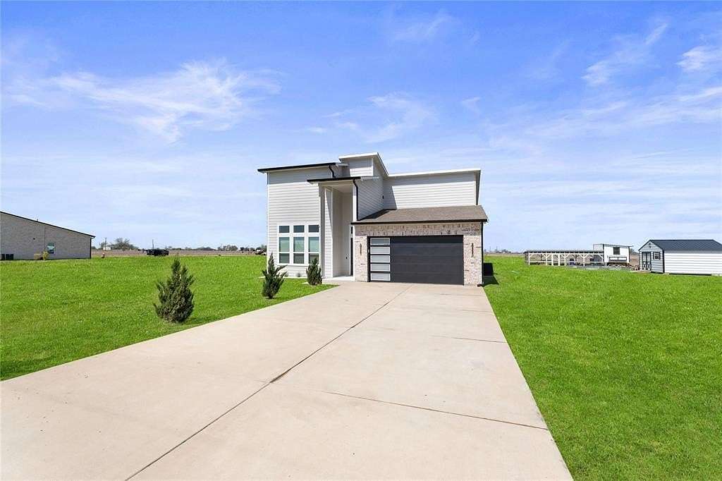 2.32 Acres of Land with Home for Sale in Quinlan, Texas