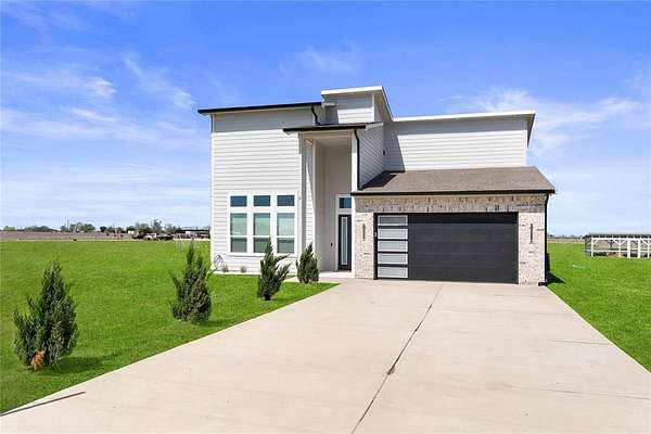 2.32 Acres of Land with Home for Sale in Quinlan, Texas