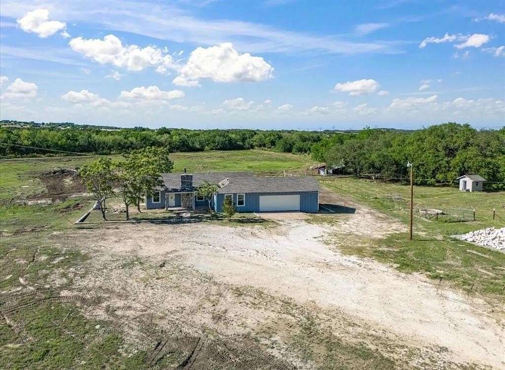 6 Acres of Land with Home for Sale in Granbury, Texas