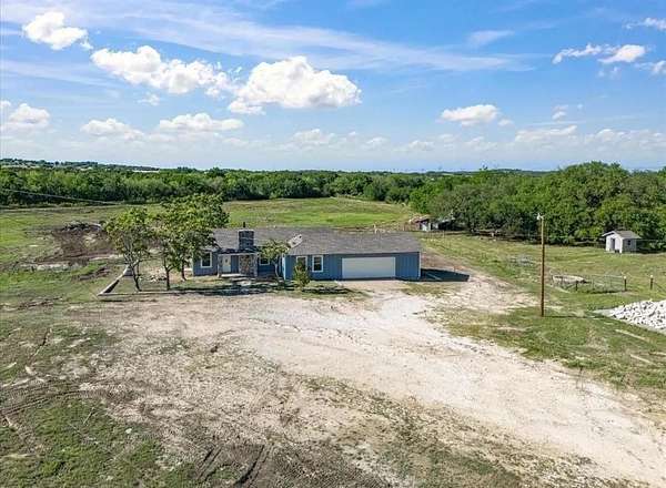 6 Acres of Land with Home for Sale in Granbury, Texas